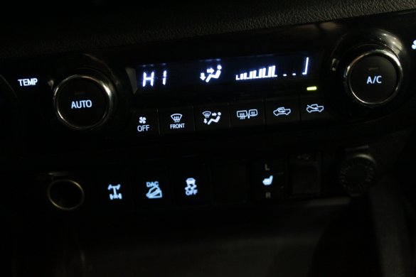 4370